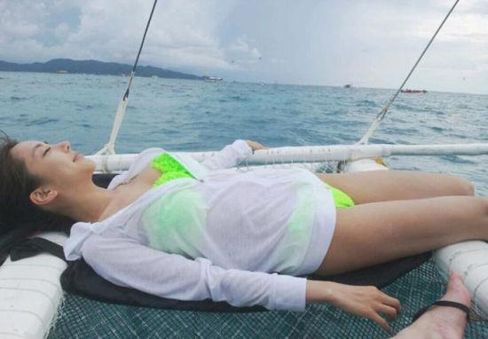 韩美女老师自拍清凉照