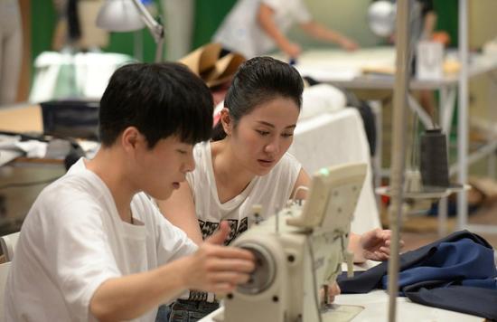 90后设计师文昊天与他的女神叶璇共同制衣