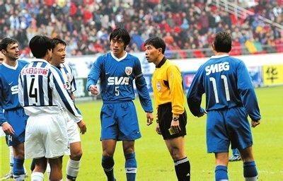 2003年陆俊执法上海德比