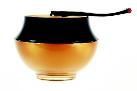 YSL OR ROUGE 圣罗兰藏金奢妍面霜 50ML 3300RMB 带按摩棒