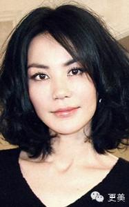 今年45还是两个娃的妈,可就是不显老