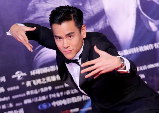 浪琴表优雅形象大使彭于晏携康铂系列时计亮相《黄飞鸿之英雄有梦》超前首映礼