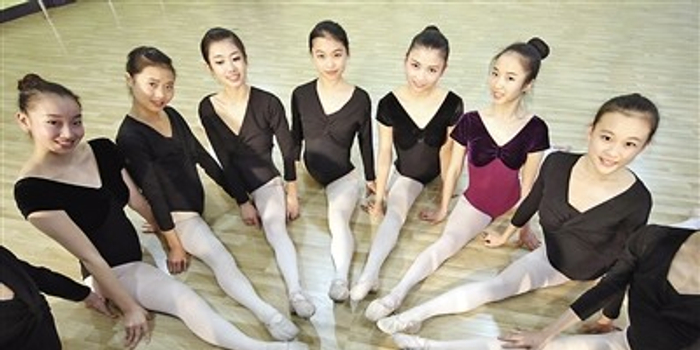 打望重庆艺考生 身高167体重83斤女生还在节