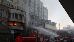 2名被埋消防员位置锁定