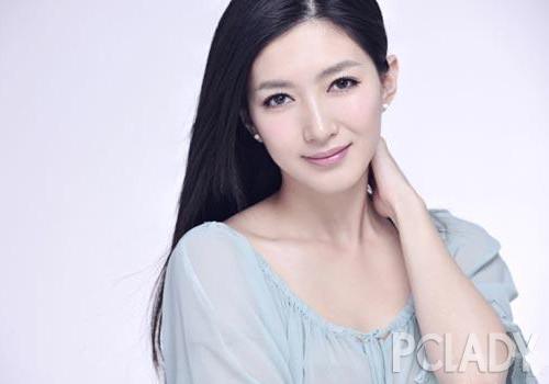 江疏影白净的肌肤也使她的形象更为讨人喜欢