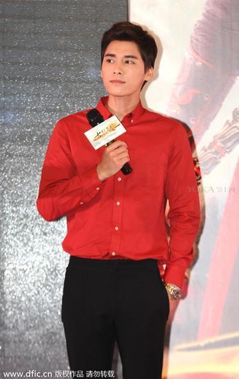 李易峰佩戴劳力士潜航者系列腕表