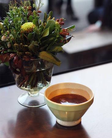 去 Farine 吃 Brunch 或下午茶,别忘了点一杯浓香十足的热巧克力
