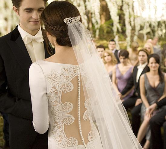 《破晓》中的Kristen Stewart