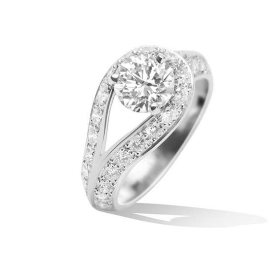 Van Cleef & Arpels “LOVE STORY”钻戒