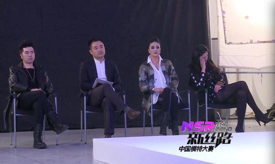 图为于娜情绪低落选手愕然