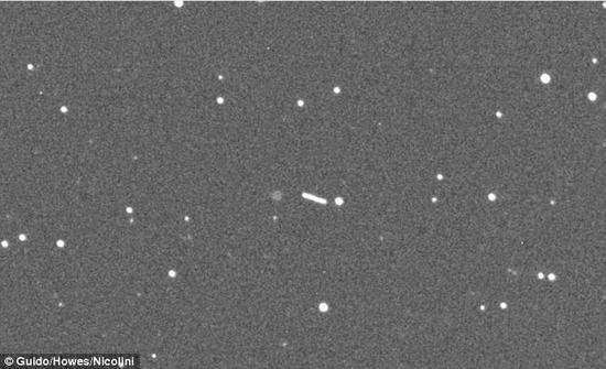 星空背景中的小行星,图像拍摄于1月23日。之所以图像中看到小行星似乎是一条直线,是因为它在快速运动。