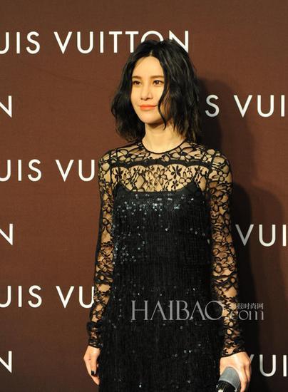 尚雯婕亮相路易·威登LV (Louis Vuitton) 成都旗舰店开幕典礼