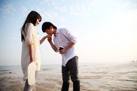 沙滩浪漫求婚