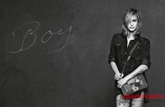 Alice Dellal代言BOY CHANEL手袋
