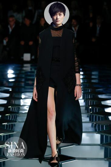 李宇春助阵Balenciaga短裤造型猜想