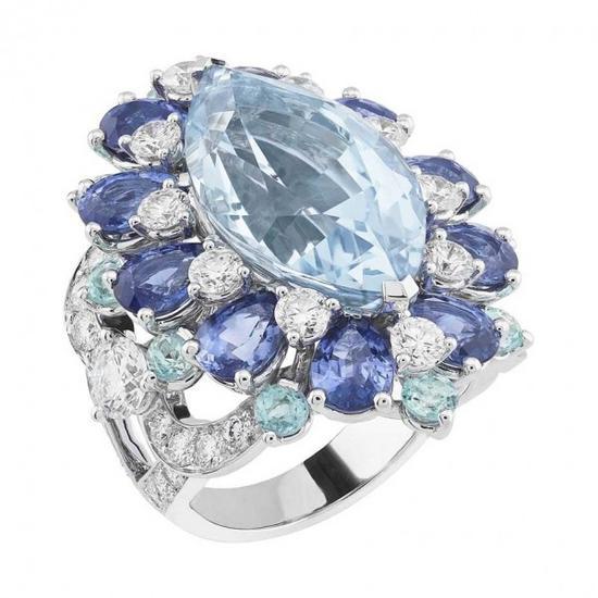 Van Cleef & Arpels Peau d'Âne系列戒指