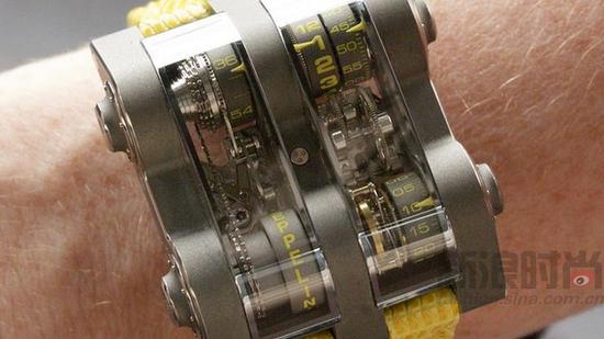 Cabestan Winch Tourbillon Vertical垂直陀飞轮腕表的设计模仿了帆船齿轮。