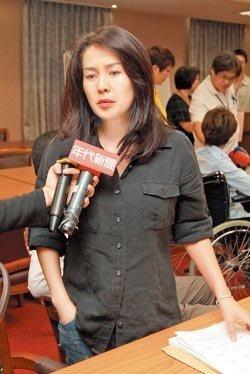 金素梅事业低谷时期患肝癌