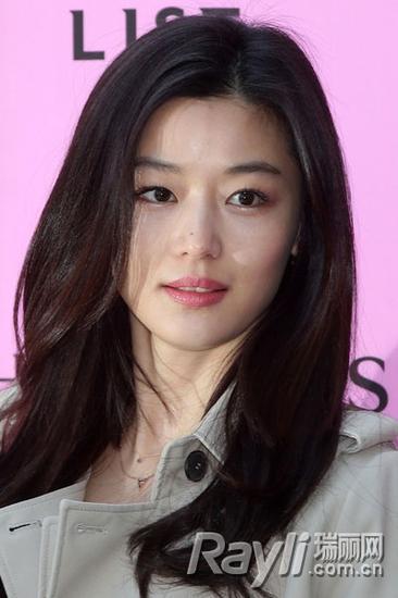 女神二千 健康的苹果肌让整个人都充满活力