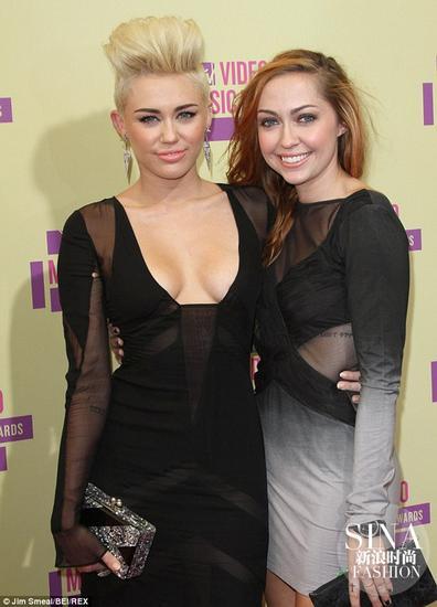Miley和姐姐Brandi
