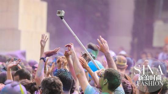 Coachella和Lollapalooza禁止自拍杆入内