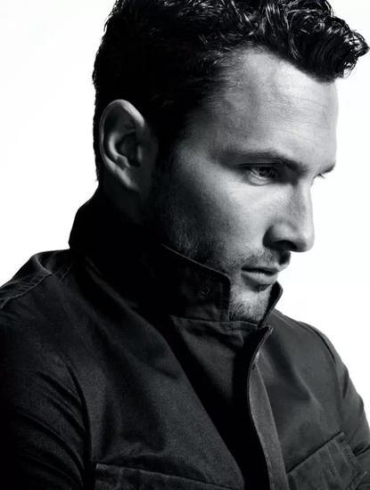 Noah Mills