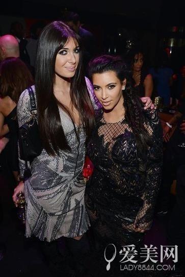 金-卡戴珊(Kim Kardashian)和布莱特妮-加斯蒂纽(Brittny Gastineau)