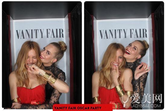 西耶娜-米勒 (Sienna Miller) 和波比-迪瓦伊 (Poppy Delevingne)