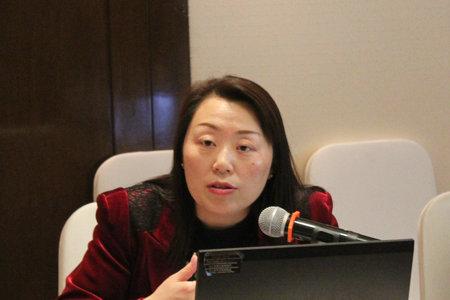 国家行政学院经济学部教授 冯俏彬
