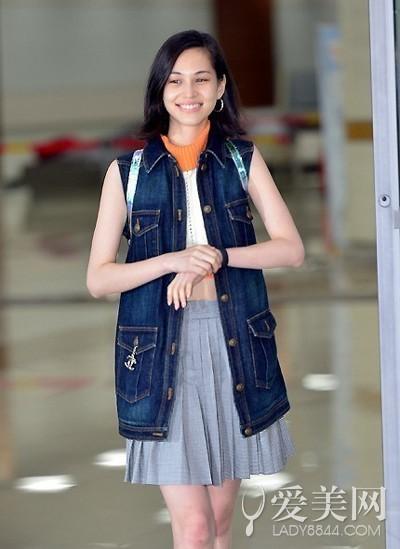水原希子长款牛仔马甲