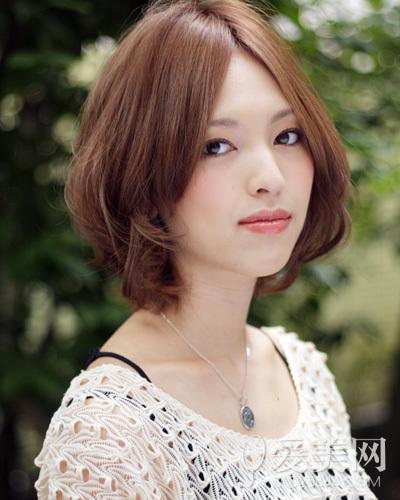 短发梨花烫