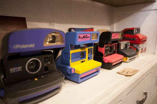 Polaroid的快速成像相机色彩斑斓选择众多