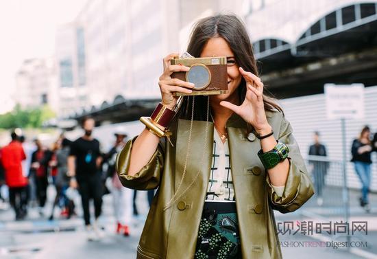 Natasha Goldenberg几何夸张手镯叠戴
