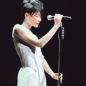 王菲邓丽君隔空对唱《清平调》致敬经典