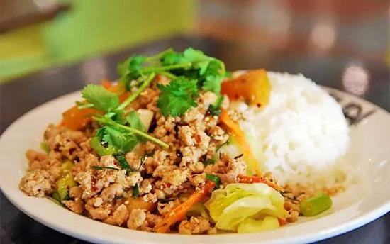 炒辣肉沙拉