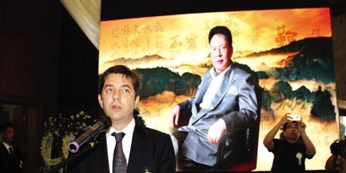 胡润镇人口_胡润百富榜李小东