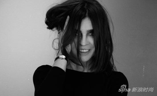 优衣库与前《Vogue》主编联手推出女装系列