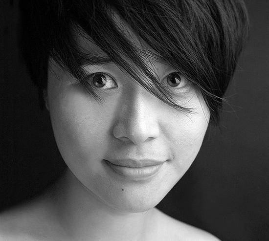 摩尼朱:WSET 二级品酒师,葡萄酒、旅行 专栏作者,纪录片视频制作人