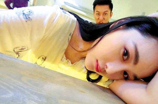 张馨予昔日与李晨合照