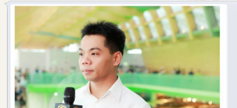 图为黄万洲先生接受采访