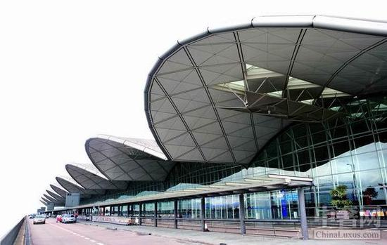 设计亦使旅客能使用最短的时间,可以利用不同的交通工具往返市区