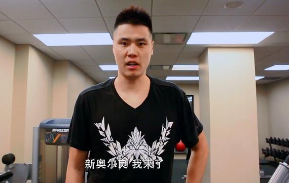 76人训练师:贺天举一定能进NBA 模板是佩贾_