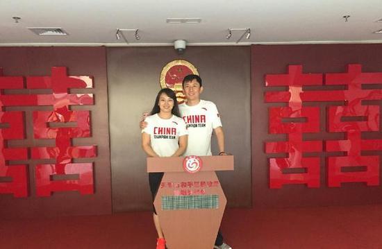 李妮娜结婚照
