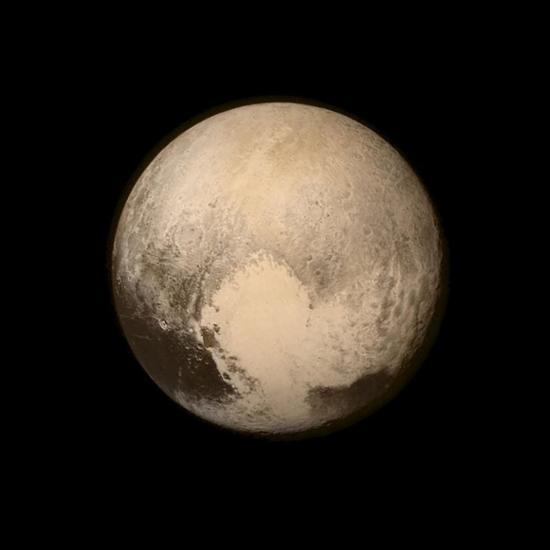 “新视野”号就在距离冥王星1.25万公里的位置拍到了迄今为止冥王星最清晰的照片
