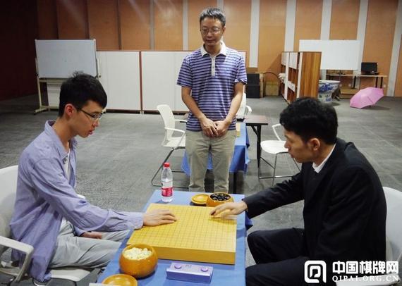 连笑胜彭立尧 图片来源：中国棋牌网