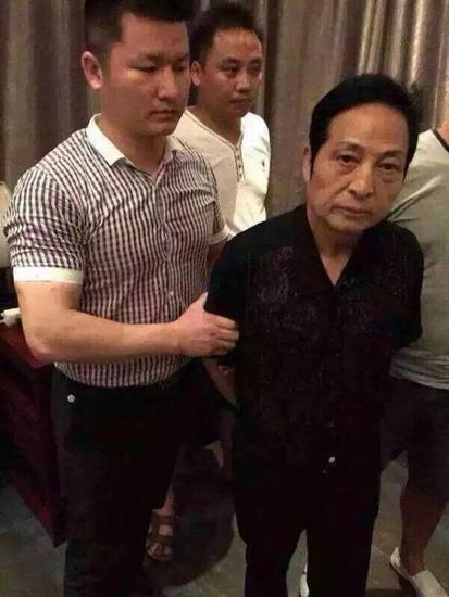 疑似“大师”王林被抓现场图曝光