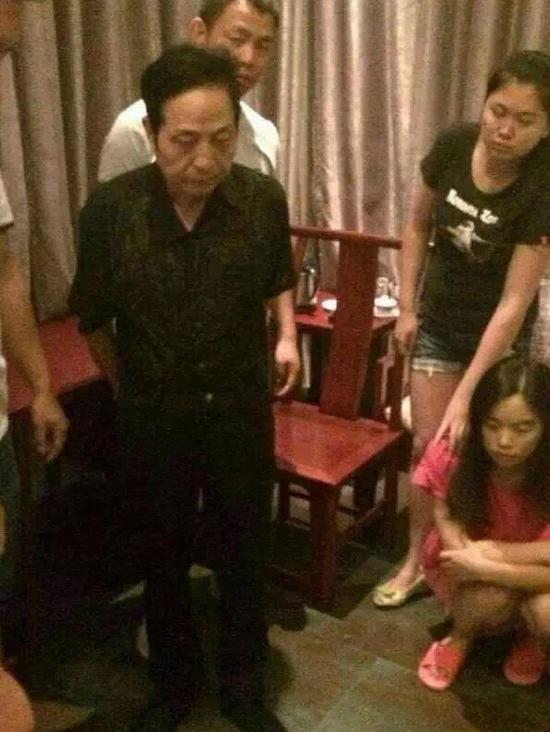 疑似“大师”王林被抓现场图曝光