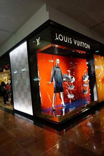 LOUIS VUITTON