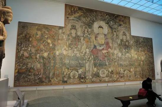 绘制于元代的敦煌莫高窟壁画《药师经变》,现藏于美国大都会艺术博物馆(The Metropolitan Museum of Art)