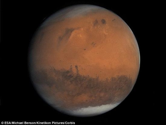 目前,NASA准备在2030-2040年将宇航员送上火星,但还面临着重大技术和资金困难。不过,新方案表明利用美国宇航局的当前资源就可能实现火星登陆。